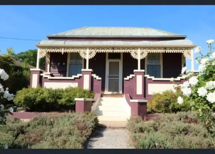 R&R Blue Diamond Luxury Cottage Maryborough, Vic